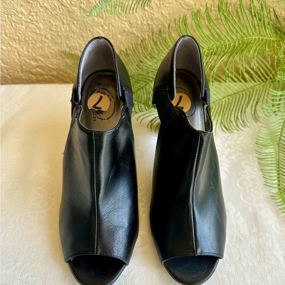 Life Stride black booties - Picture 2 of 5